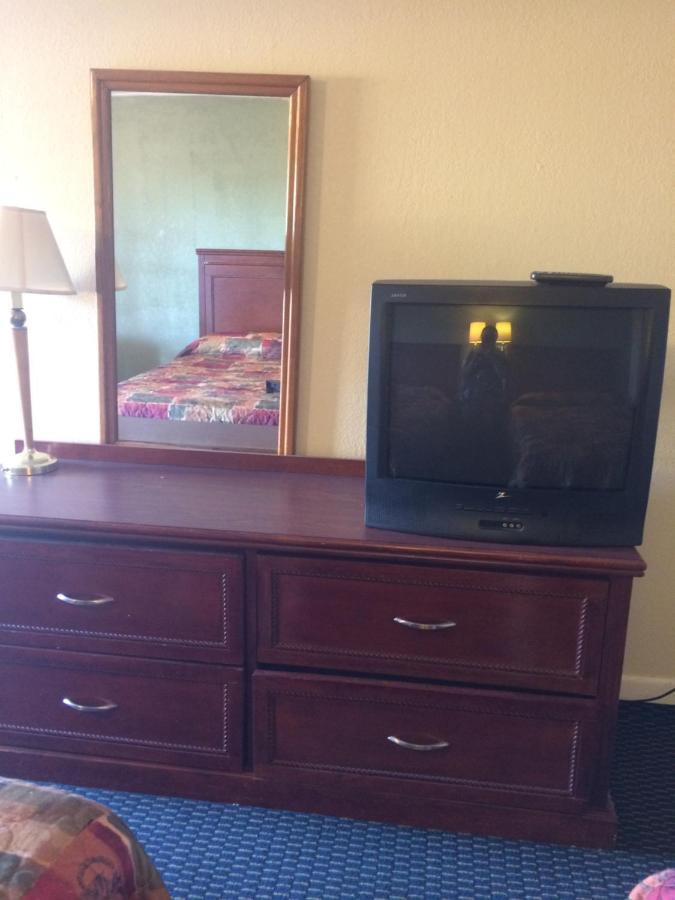 Rest Inn - Extended Stay, I-40 Airport, Wedding & Event Center أماريلو المظهر الخارجي الصورة