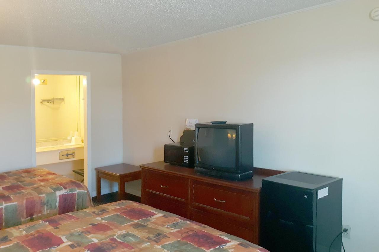 Rest Inn - Extended Stay, I-40 Airport, Wedding & Event Center أماريلو المظهر الخارجي الصورة