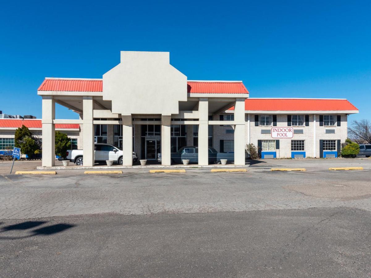 Rest Inn - Extended Stay, I-40 Airport, Wedding & Event Center أماريلو المظهر الخارجي الصورة